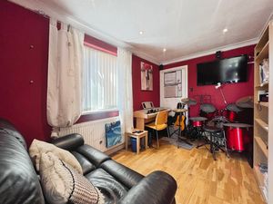 Family room- click for photo gallery